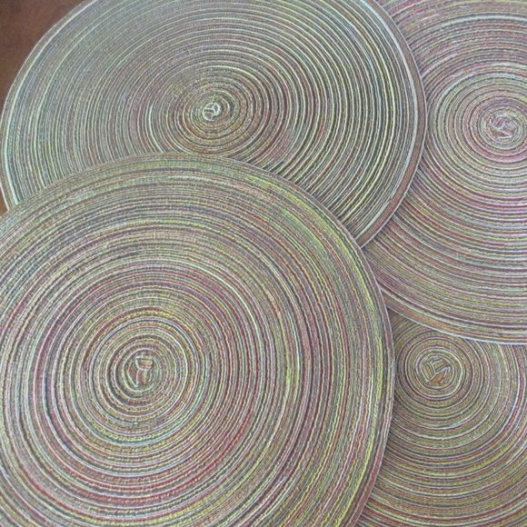 Dark Red and Tan Round Spiral Placemats set of 4 - Picture 1 of 3